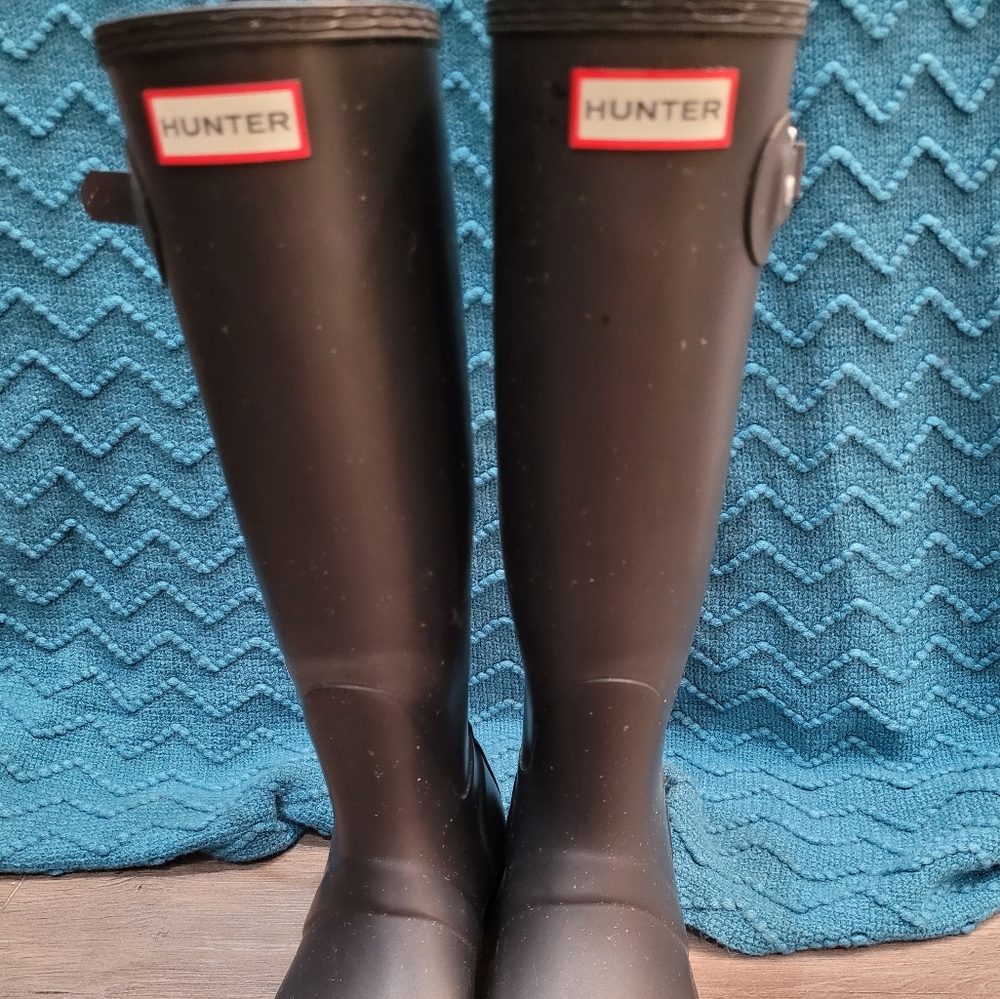 Hunter boots. Tall matte black. Size 7.
